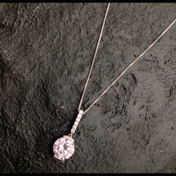 COPY - Solitaire Sterling Silver Crystal pendant with 925 Silver Italy chain. - Picture 2 of 6